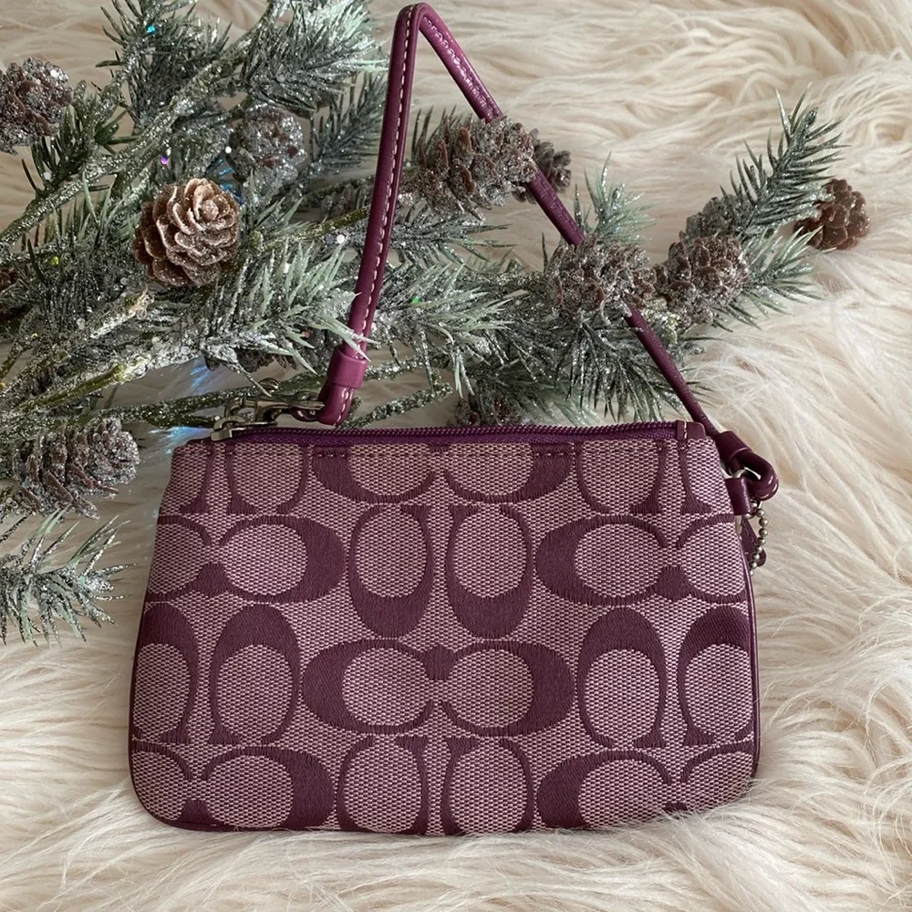 COACH wristlet - Picture 4 of 7